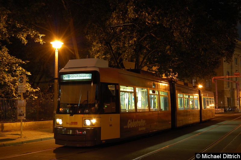 Bild: 1094 als Linie M1 an der Haltestelle Am Kupfergraben.