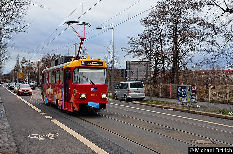 Bild: 1800 als Stadtrundfahrt in der Karl-Heine-Str. kurz vor dem gleichnamigen Kanal.