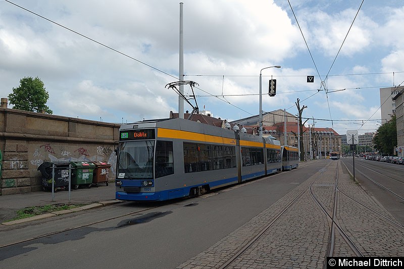 Bild: 1101 und 906 als Linie 31 in der Endstelle hinter dem Hauptbahnhof.