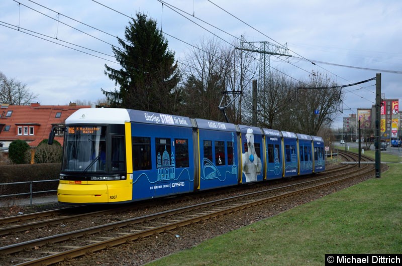 Bild: 8007 als Linie M6 zwischen den Haltestellen Dingelstädter Str. und Landsberger Allee/Rhinstr.