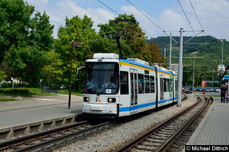 Bild: Wagen 606 als Linie 4 an der Endstelle Emil-Wölk-Str.