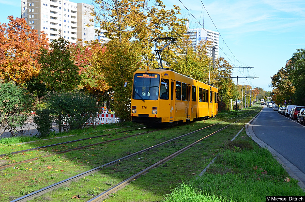 Bild: Wagen 276 als Linie bei Erreichen der Endstelle Hindemithstraße.