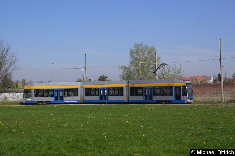 Bild: 1155 als Linie 4 in der Wendeschleife Gohlis.