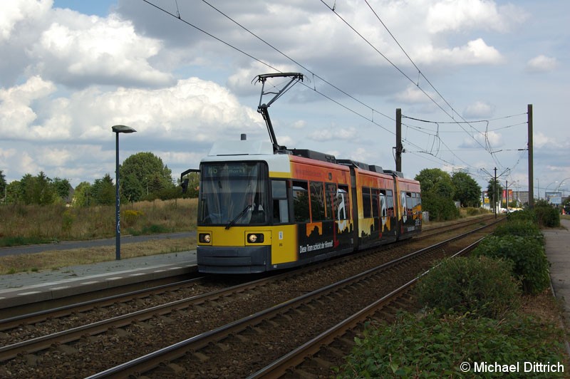 Bild: 1062 als Linie M6 an der Haltestelle Schalkauer Straße.