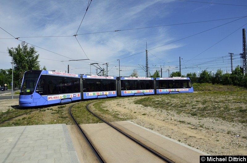 Bild: 2804 wendet gerade als Linie 19 in der Wendeschleife Berg am Laim.