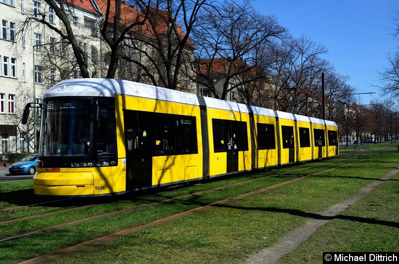 Bild: 9046 als Linie 50 kurz vor der Haltestelle Björnsonstr.