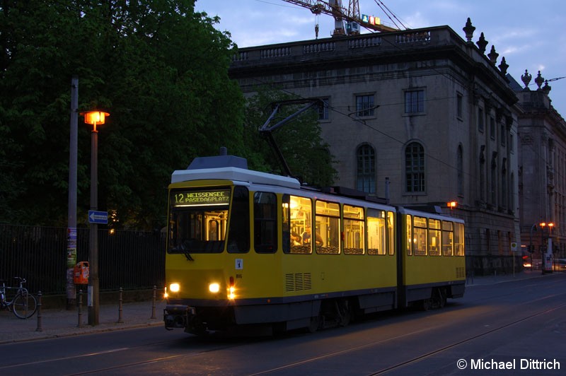 Bild: 6050 als Linie 12 an der Haltestelle Am Kupfergraben.