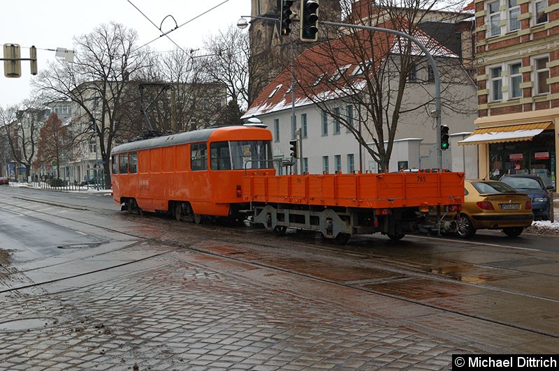 Bild: Arbeitswagen 756 mit Lore 765 kurz vor der Haltestelle Ambrosiusplatz.