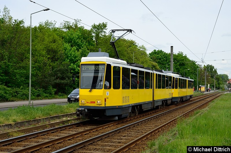Bild: 6050 + 6119 als Linie 27 zwischen den Haltestellen Hegemeisterweg und Volkspark Wuhlheide.