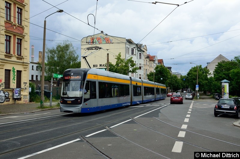 1221 als Linie 11 in der Bornaischen Straße.