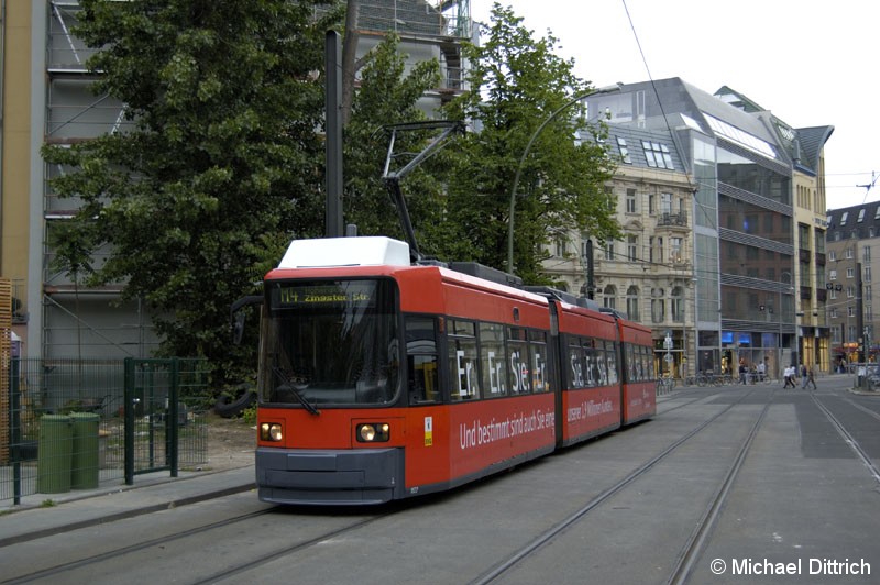 Bild: 1022 als Linie M4 in der Großen Präsidentenstraße.