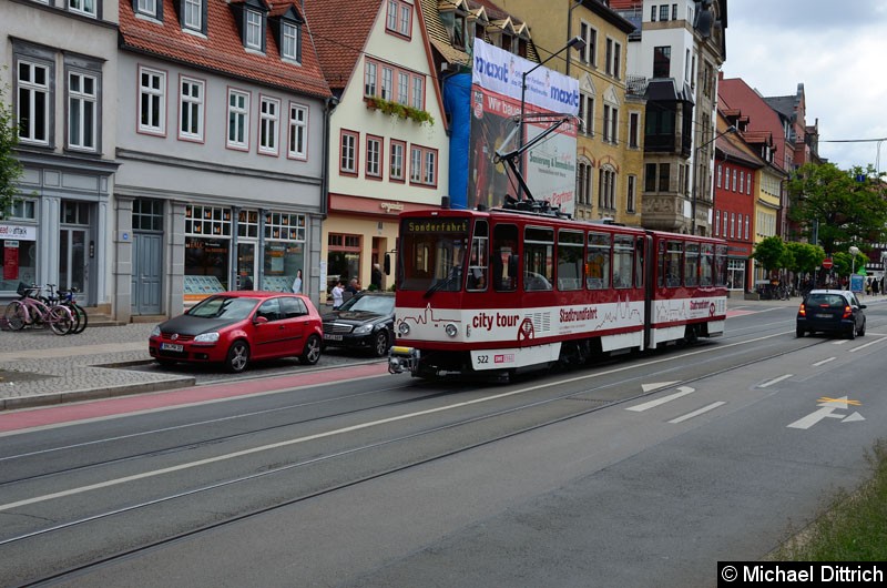 Bild: Nach der Stadtrundfahrt setzt der KT4D 522 zum Betriebs am Klinikum aus. Aufgenommen in der Andreasstraße kurz hinter dem Domplatz.