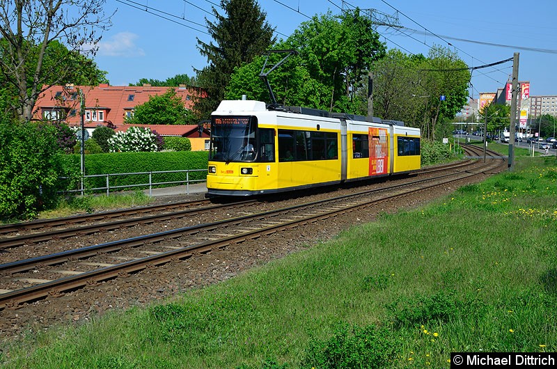 Bild: 1512 als Linie M6 kurz vor der Haltestelle Landsberger Allee/Rhinstr.