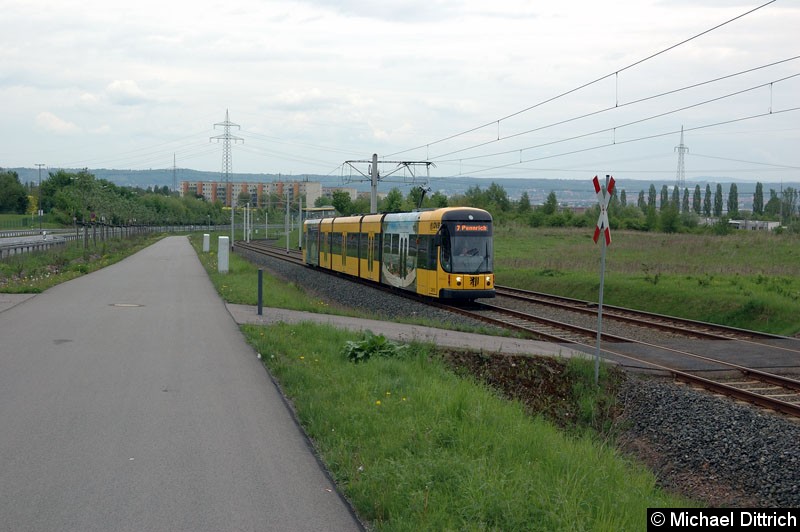 Bild: 2819 als Linie 7 zwischen den Haltestellen Betriebshof Gorbitz und Altnossener Str.
