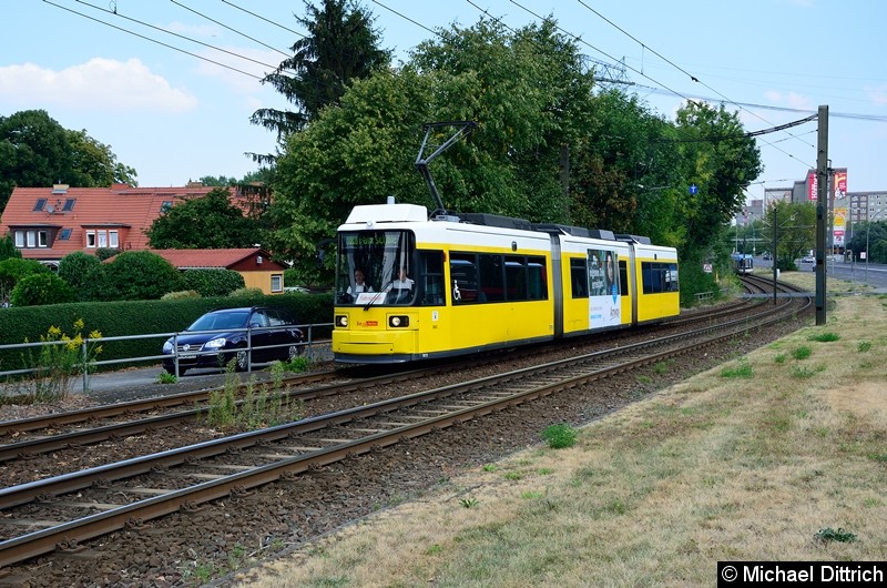 Bild: 1073 als Fahrschule kurz vor der Haltestelle Landsberger Allee/Rhinstr.