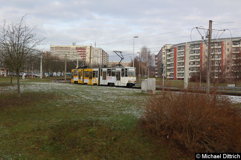 Bild: KTNF8 348 als Linie 2 (geschildert als Linie 3) in der Nürnberger Str.