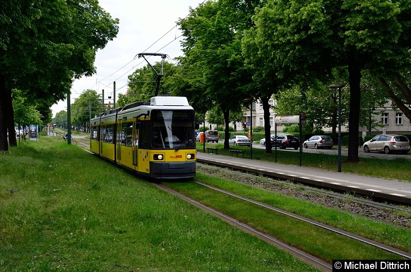 Bild: 2006 als Linie M2 zwischen den Haltestellen Stahlheimer Str./Wisbyer Str. und Prenzlauer Allee/Ostseestr.