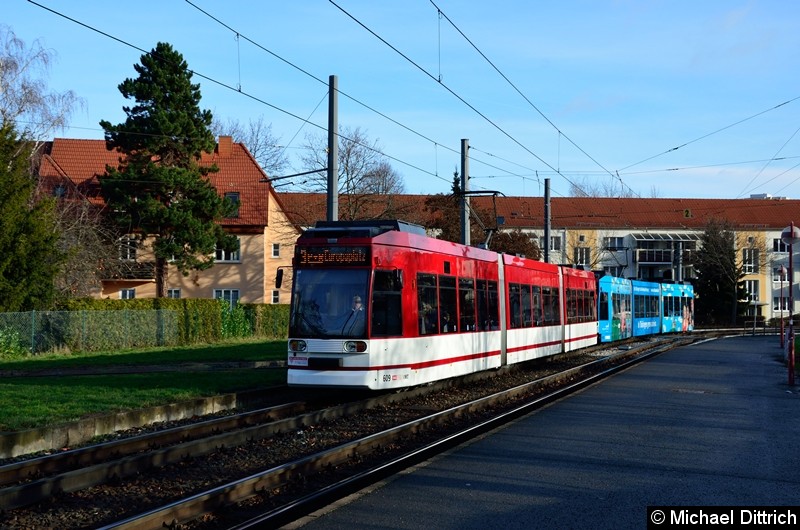 Bild: 609 und 610 als Linie 3 kurz vor der Haltestelle Agentur für Arbeit.