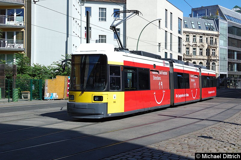 Bild: 1054 als Linie M5 in der Großen Präsidentenstr.