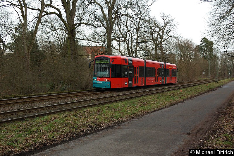 Bild: 252 als Linie 12 zwischen den Haltestellen Waldau und Waldfriedhof Goldstein.