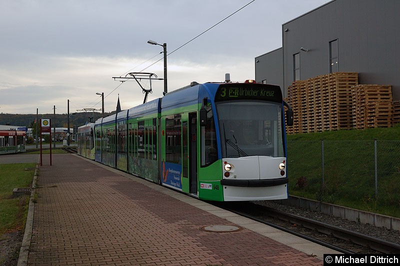 Bild: Combino 648 und 708 als Linie 3 in der Ankunftshaltestelle Urbicher Kreuz.