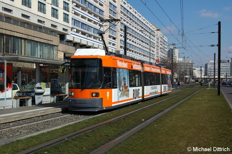 Bild: 1009 als Linie M5 an der Haltestelle Spandauer Straße/Marienkirche.
