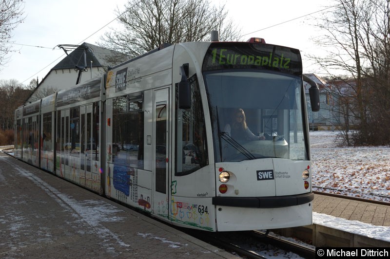 Bild: Combino 634 als Linie 1 an der Haltestelle Thüringenhalle.