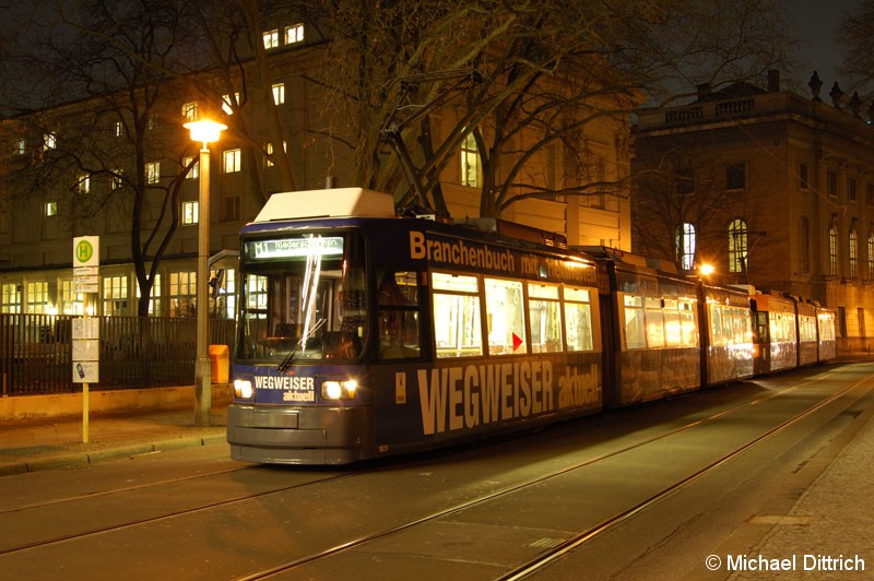 Bild: 1023 als Linie M1 an der Haltestelle Am Kupfergraben.