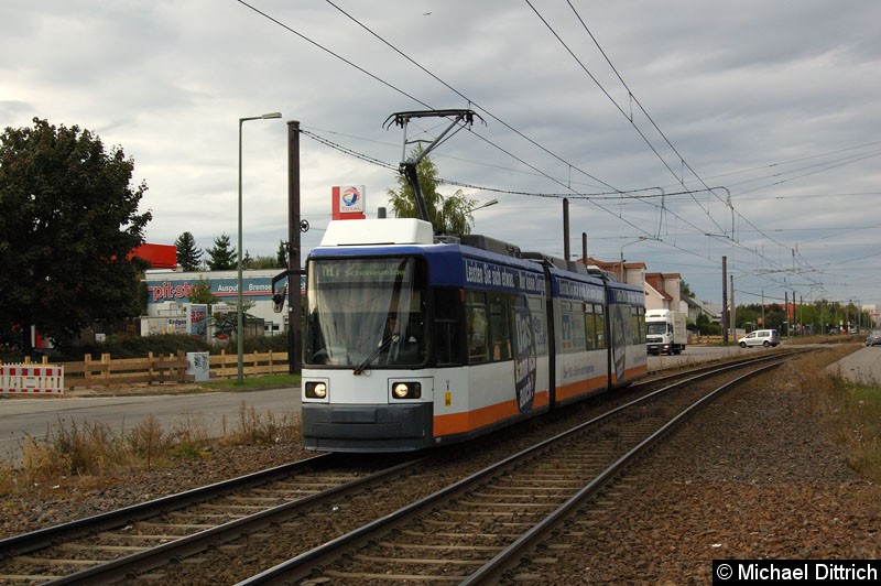 Bild: 1083 als Linie M17 vor der Haltestelle Landsberger Allee/Rhinstraße.