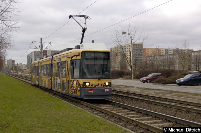 Bild: 1056 als Linie 18 kurz vor der Haltestelle Zossener Straße/Kastanienallee.