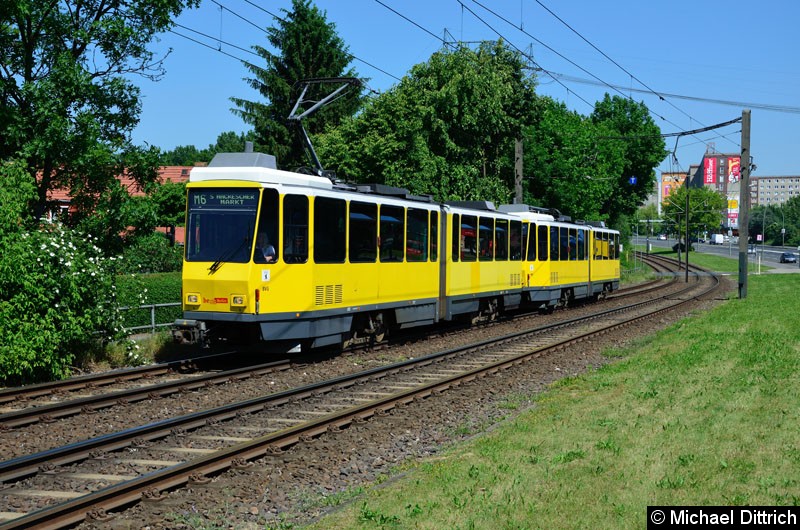 Bild: 6159 + 6069 als Linie M6 kurz vor der Haltestelle Landsberger Allee/Rhinstr.
