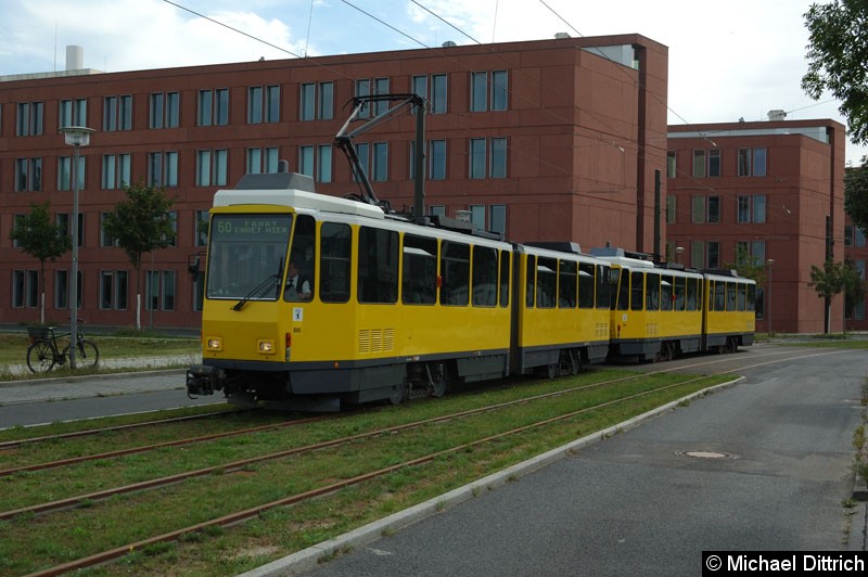 Bild: 6109 als Linie 60 auf dem Weg zur Haltestelle Karl-Ziegler-Straße.