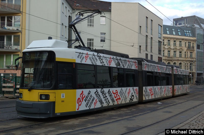 Bild: 1064 als Linie M5 in der Großen Präsidentenstraße.