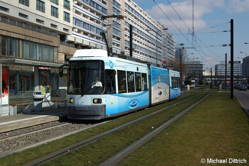 Bild: 1071 als Linie M6 an der Haltestelle Spandauer Straße/Marienkirche.