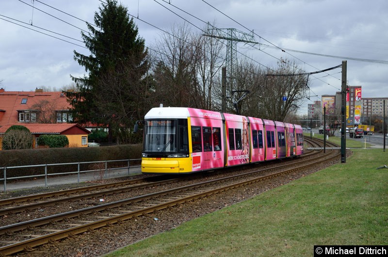 Bild: 8026 als Linie M6 zwischen den Haltestellen Dingelstädter Str. und Landsberger Allee/Rhinstr.