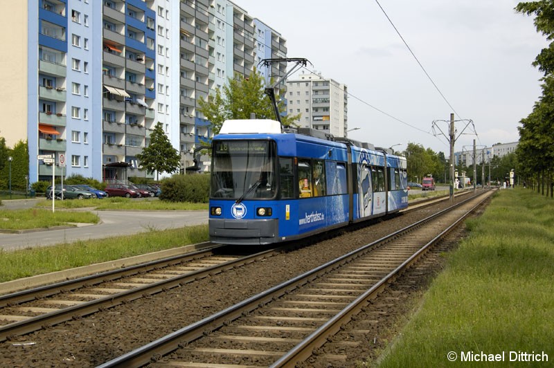 Bild: 1099 als Linie 18 vor der Haltestelle Alte Hellersdorfer Straße/Zossener Straße.