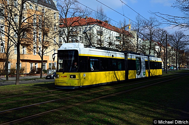 Bild: 1057 als Linie M13 kurz vor der Haltestelle Björnsonstr.