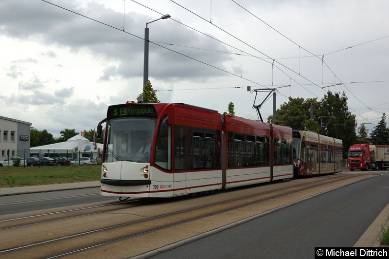 Bild: 709 und 710 als Linie 3 kurz vor der Haltestelle Mittelhäuser Str.