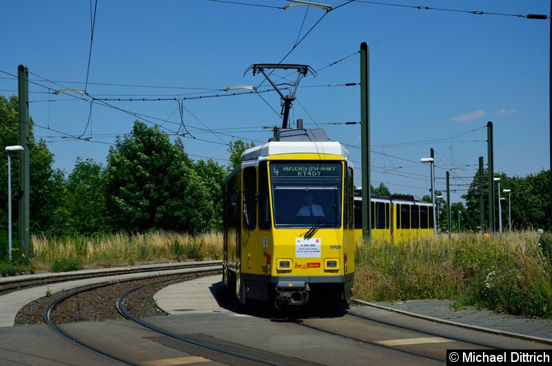 Bild: 7057 + 7058 in der Wendeschleife Falkenberg.