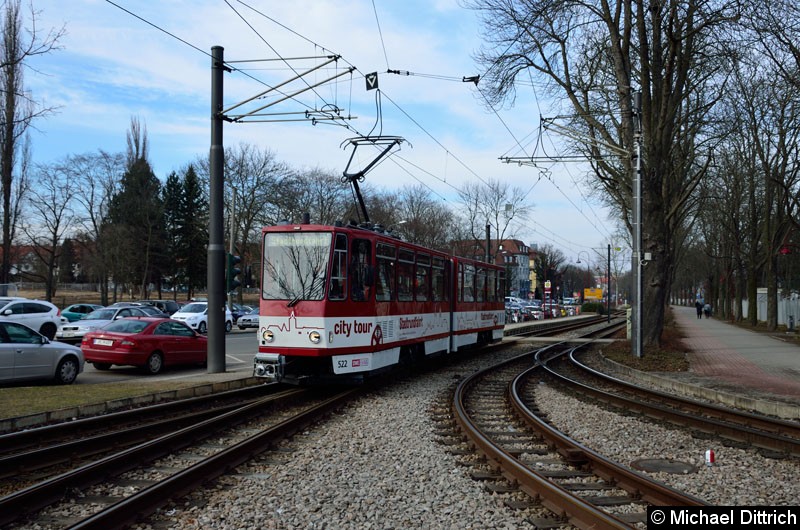 Bild: KT4DMC 522 erreicht als Stadtrundfahrt die Wendeschleife Thüringenhalle.