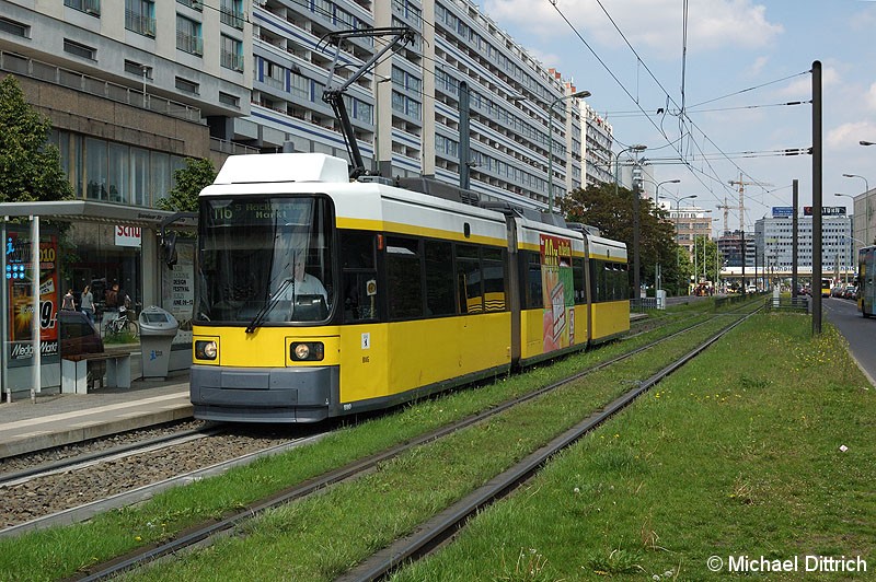 Bild: 1080 als Linie M6 an der Haltestelle Spandauer Straße/Marienkirche.