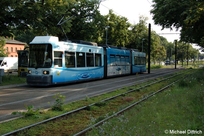 Bild: 1011 als Linie M13 in der Endstelle Virchow-Klinikum.