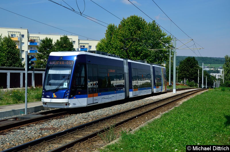 Bild: Wagen 702 als Linie 3 erreicht die Endstelle Winzerla.