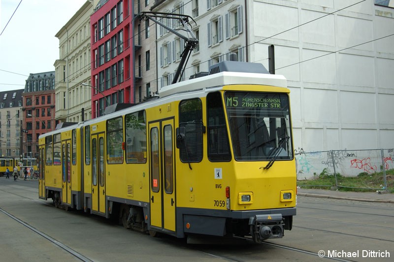 Bild: 7059 als Linie M5 in der Großen Präsidentenstraße.