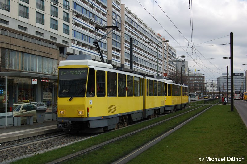 Bild: 6062 als Linie M4 an der Haltestelle Spandauer Straße/Marienkirche.