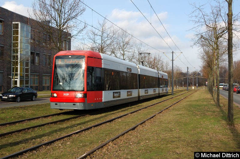 Bild: 3129 als Linie 6 kurz vor der Haltestelle Universität, Klagenfurter Str.