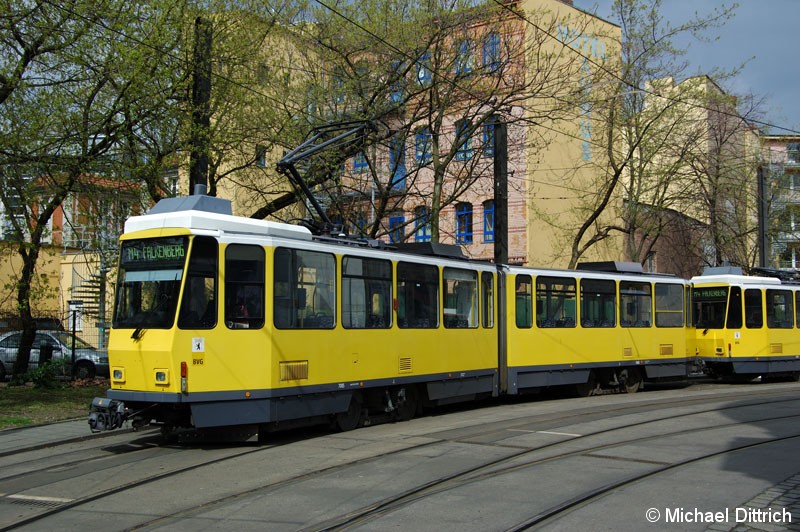 Bild: 7085 als Linie M4 in der Großen Präsidentenstraße.