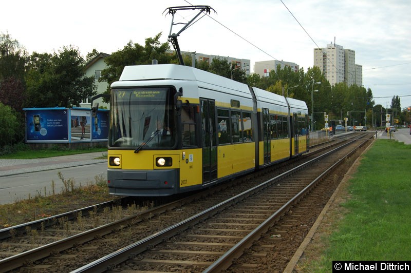 Bild: 2037 als Linie 27 hinter der Haltestelle Rhinstraße/Gärtner Straße.