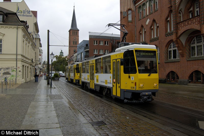 Bild: 5170 als Linie 62 an der Haltestelle Rathaus Köpenick.