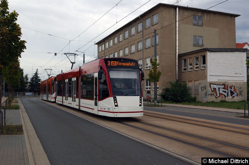 Bild: 713 und 707 als Linie 3 kurz vor der Haltestelle Mittelhäuser Str.